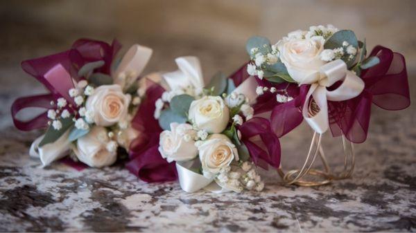 Cool corsages made with metal wire. Our moms and grandma loved them!