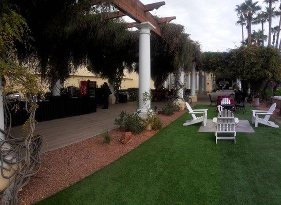 The courtyard where you can grab something to eat and drink.