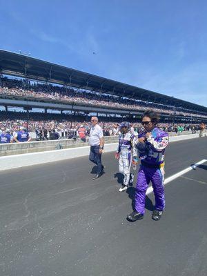 Over 300,0000 people were watching Indy 500 race this year!!!