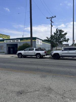 Exterior of the store from Vanowen.