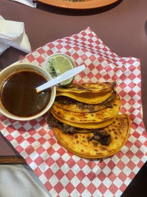 Regular Tacos de Birria a la Parrilla con Consome 3 Cheese