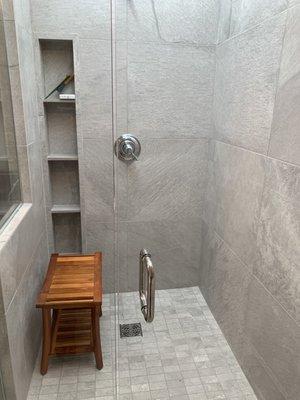 Shower installation