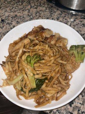 Chicken Lo Mein