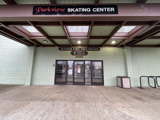 Entrance to Parkview Skating Center.