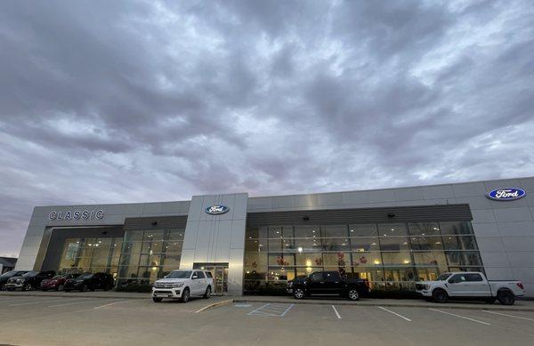 Gorgeous dealership on a December morning