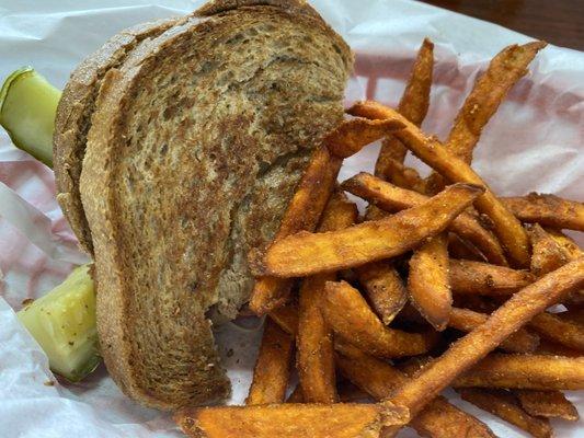 Ruebin sandwich w/ sweet potato fries