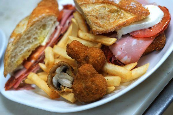 Italiano sandwich and Fried Mushrooms