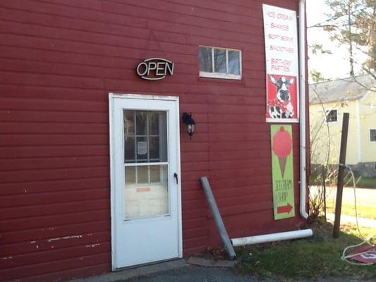 Ice cream store around corner, on west side