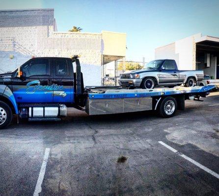 Clean Toyota pickup