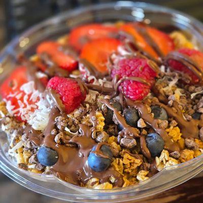 Chocolate berry bowl with chia