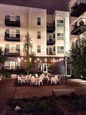 Beautiful Courtyard Area by the Pool