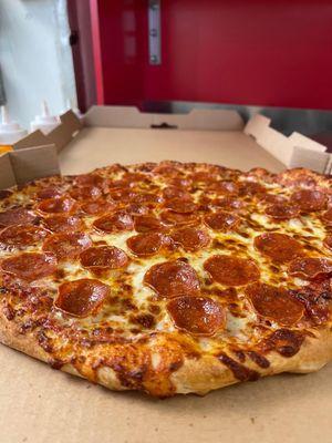 Large Pepperoni Pizza