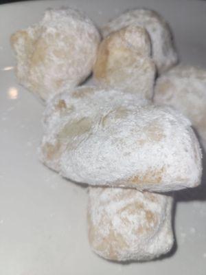 Zeppolis. Delicious but nothing better or worse than most good powdered sugar donuts.