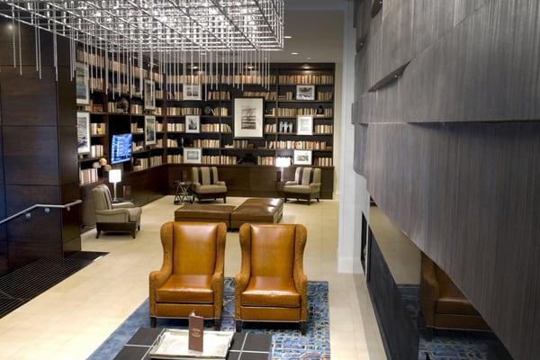 The stylish Milwaukee Marriott Downtown offers stylish decor and modern amenities in the heart of East Town.