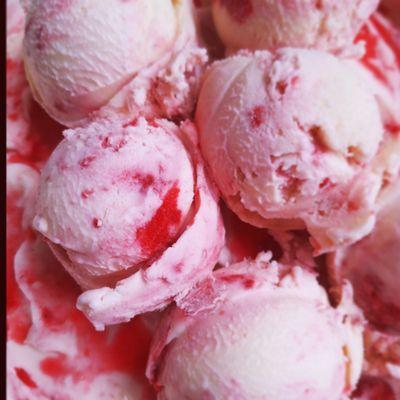 Fresh Strawberry Ice Cream