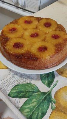 Pineapple upside down cake