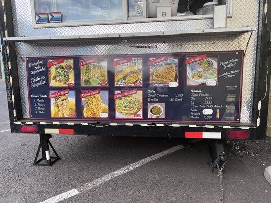 Made to order Mexican food is in the parking lot, not inside the grocery.