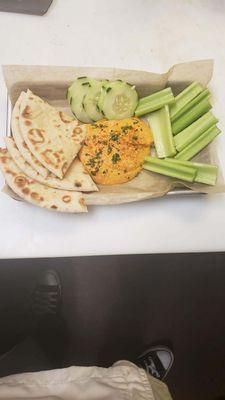 Hummus,pitta bread and veggies