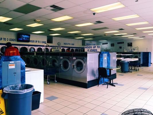 The laundromat as seen from the entrance