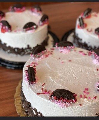 Velentine's Day cakes for your special Sweat-heart!