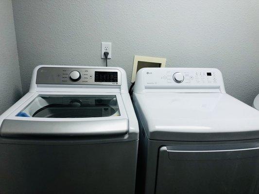 Full size washer dryer manufactured by LG at Molina's.