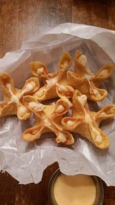 Crab rangoons