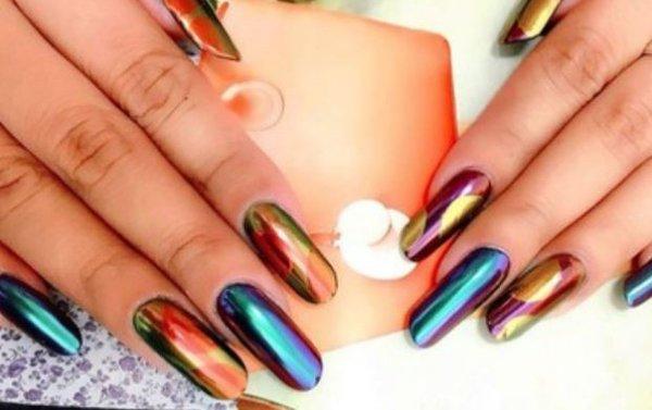 Chrome Nails-The coolest nail polish trend is happening right now. And if you're not already obsessed with chrome nails, you're about to be.