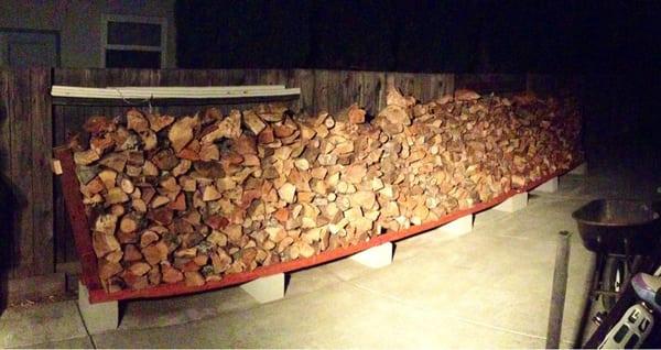 1 cord of 16" cut seasoned oak firewood.