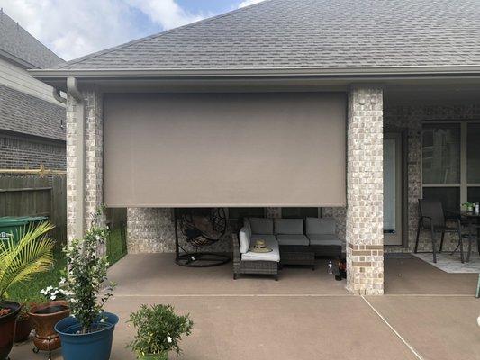 Roller shade installation 95% Mocha a little patio paradise!