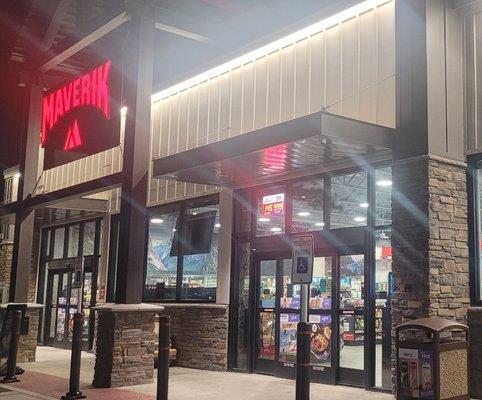 Maverik front entrance