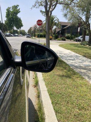 Broken side passenger mirror