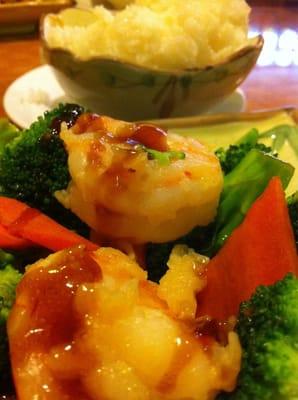 Steamed broccoli and shrimp