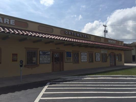 Storefront off of Oakland Park Blvd