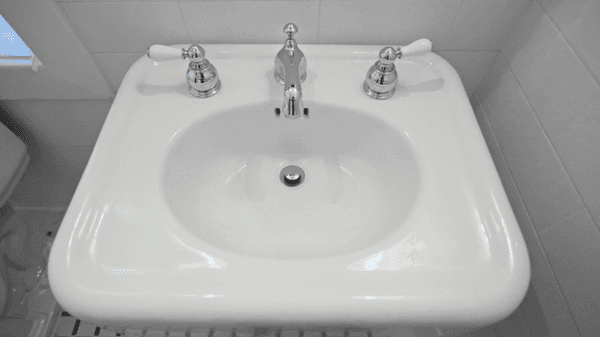 Sinks can be resurfaced too!