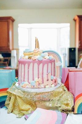 Unicorn rainbow cake