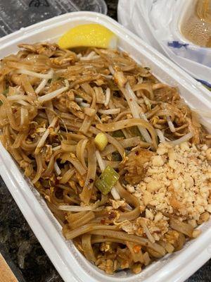 Pad Thai with chicken