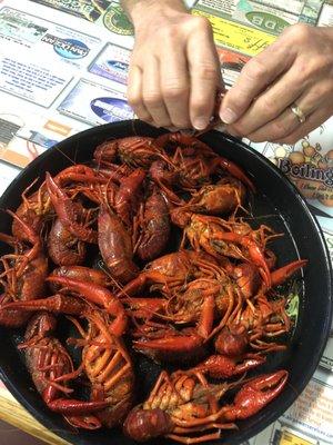 2 pounds of boiled crawfish