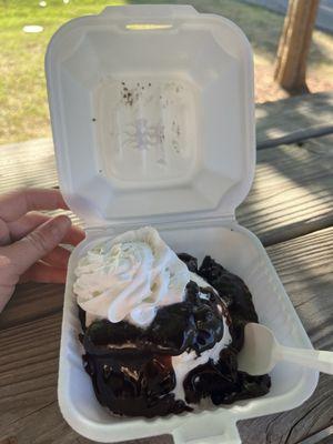 Hot fudge cake