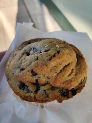 Chocolate Chip sea salt cookie