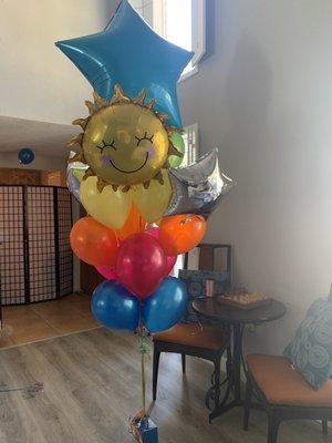 Happy balloon delivery Medium - Large balloon bouquet