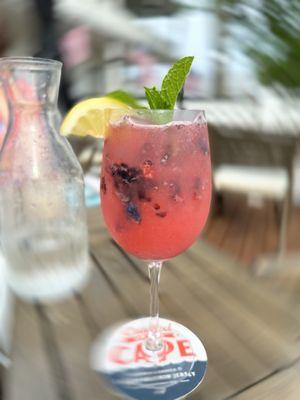 Lemon berry spritzer