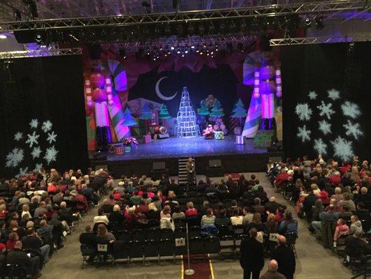 A holiday show set theater-style in the Five Flags Arena December, 2015!