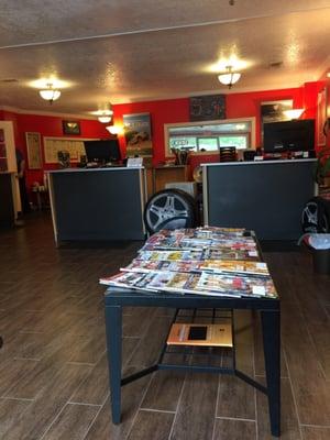 Music, tv, and magazines to keep you entertained while you wait. Very clean and smells great in here.