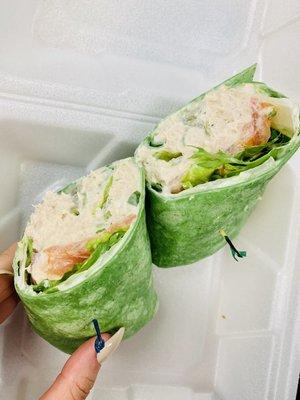 Amazing tuna wrap!! Never disappoints. Great & friendly staff can't ask for much more :)