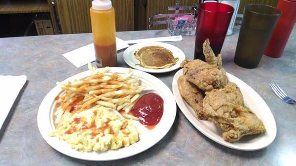 Fried chicken dinner with sweet tea