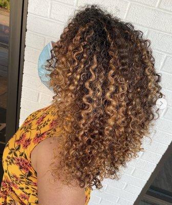 Curly cut and balayage