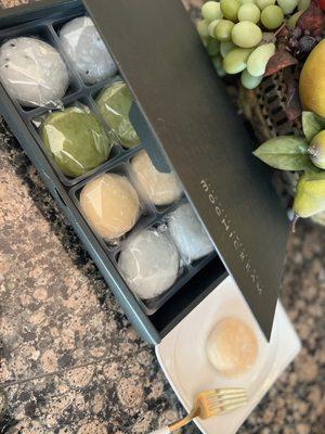 Sesame, green tea, mango, red bean mochi! So good!