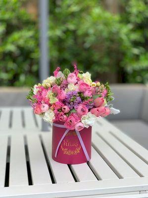 Boxed Flowers / Florist Delivery / Flower Shop Delivery / Floral Shop / Cheap Flower Delivery / Flower Delivery Service