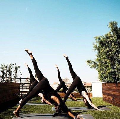 Yoga on the rooftop of a luxury hotel, with an amazing view of Savannah? Yes, yes, and yes!