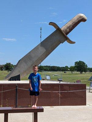 World's largest Bowie knife in Bowie, Texas